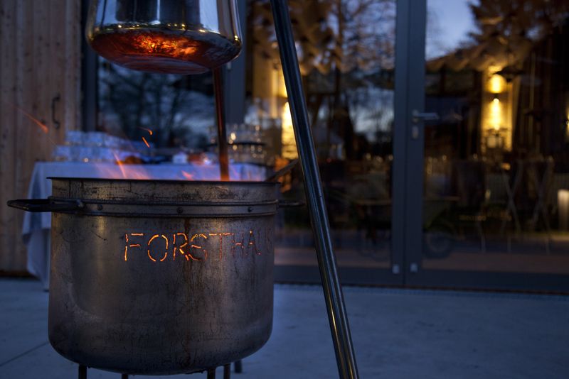 Glühwein aus dem Feuertopf